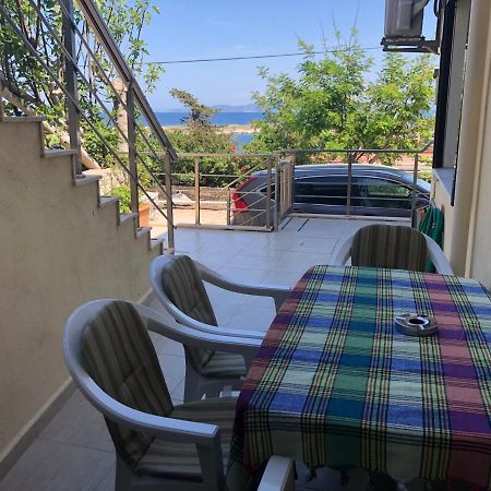 Teras butik apart Karaburun  Bagian luar foto