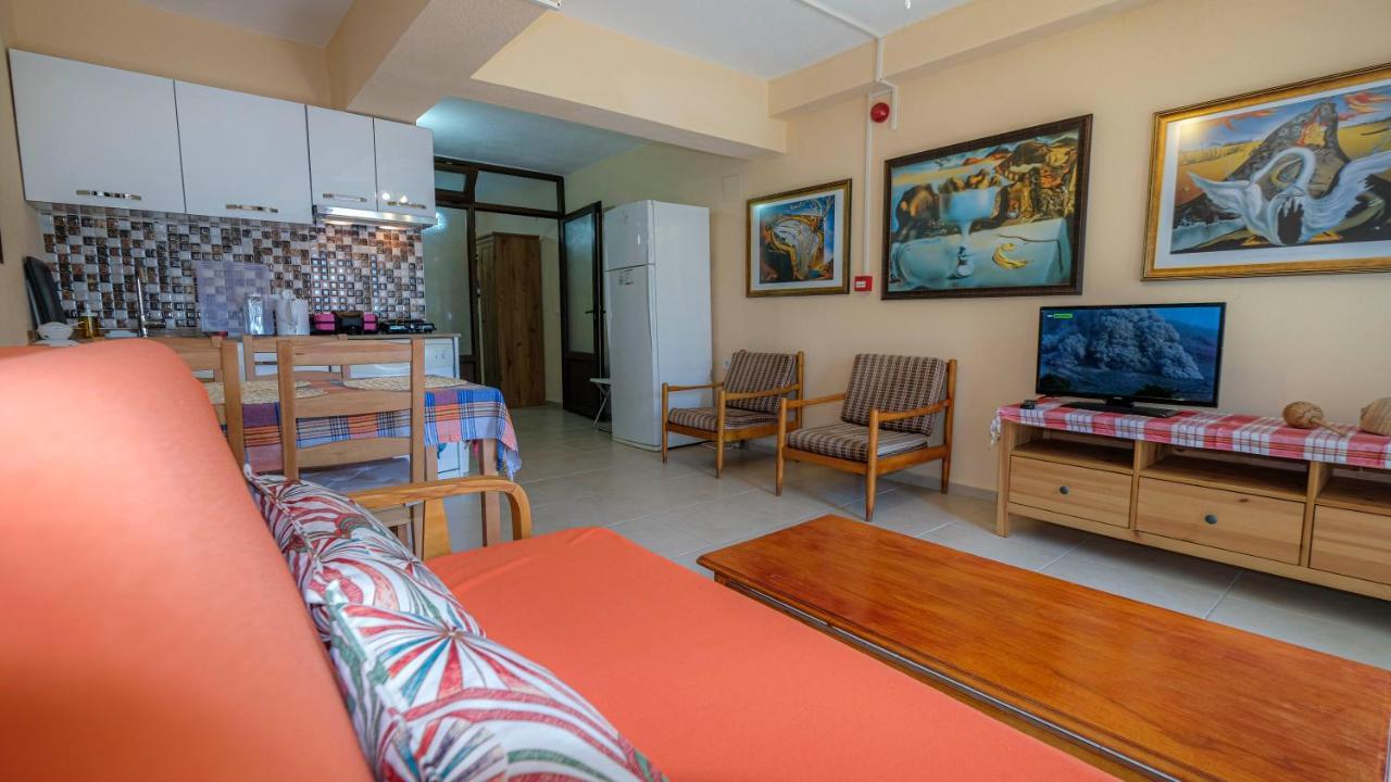 Teras butik apart Karaburun  Bagian luar foto