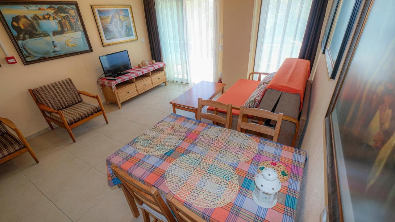 Teras butik apart Karaburun  Bagian luar foto