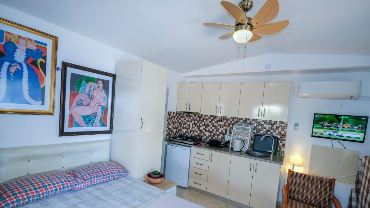 Teras butik apart Karaburun  Bagian luar foto