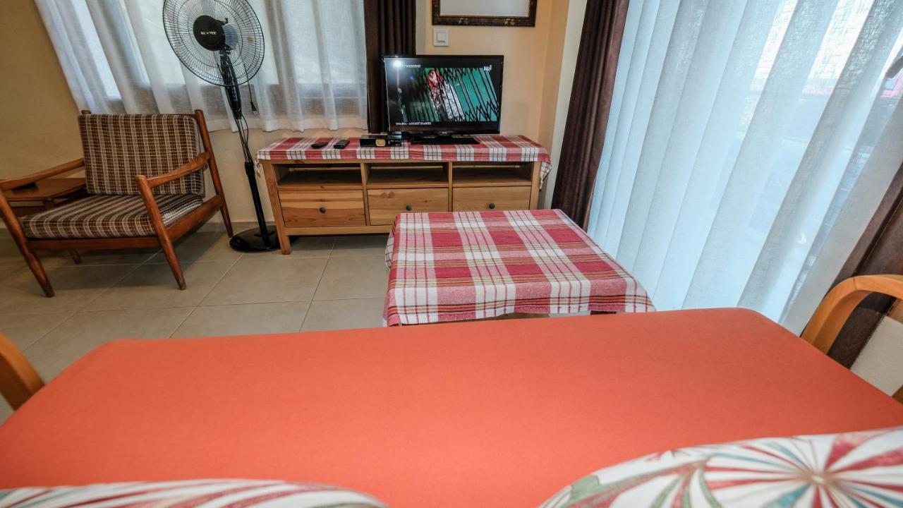 Teras butik apart Karaburun  Bagian luar foto