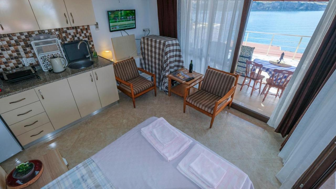 Teras butik apart Karaburun  Bagian luar foto