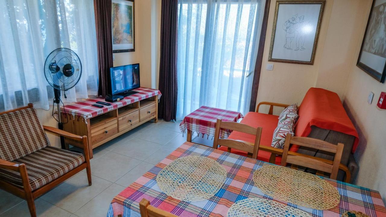 Teras butik apart Karaburun  Bagian luar foto