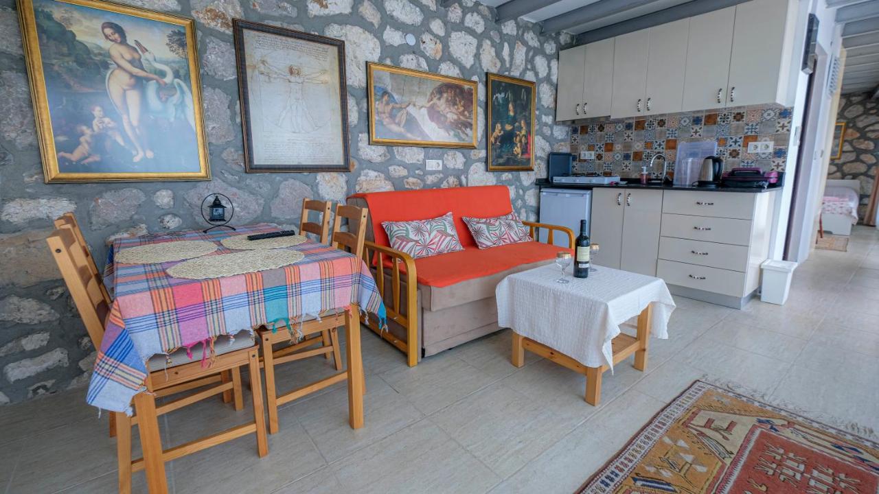 Teras butik apart Karaburun  Bagian luar foto