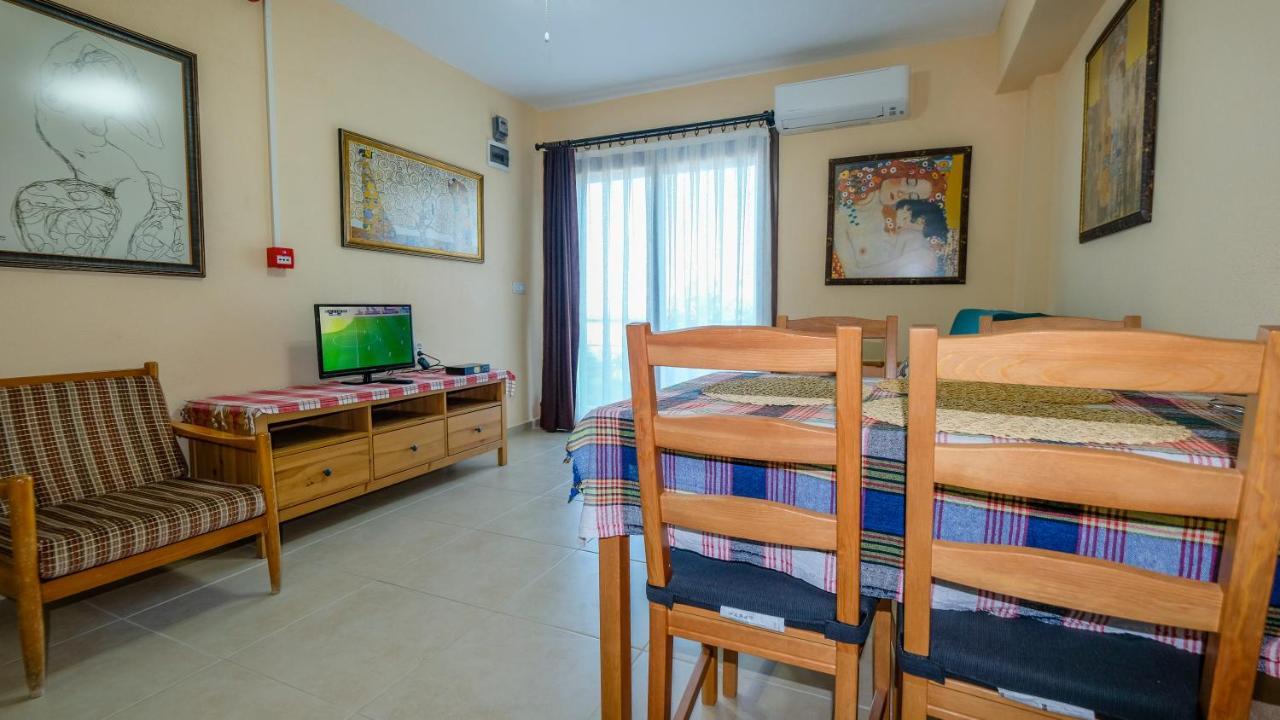 Teras butik apart Karaburun  Bagian luar foto