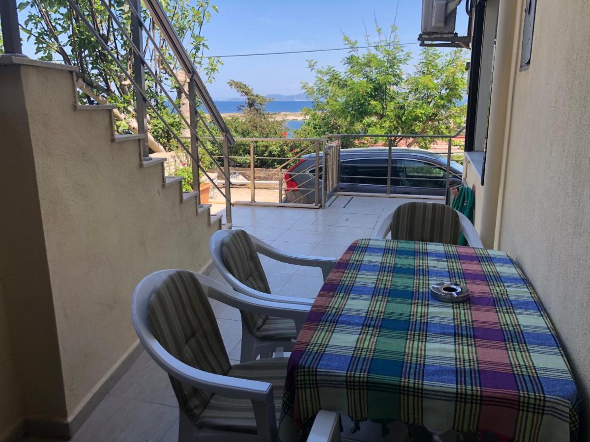 Teras butik apart Karaburun  Bagian luar foto