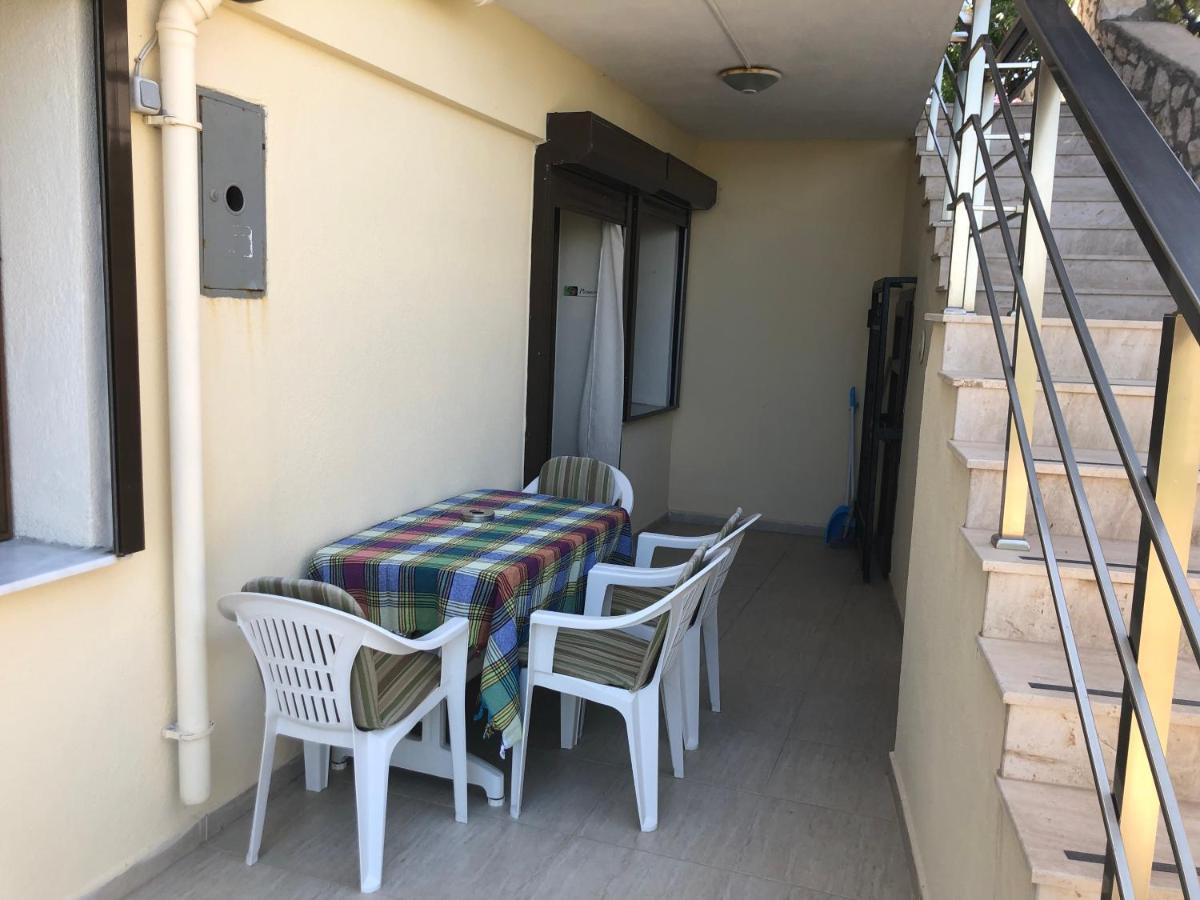 Teras butik apart Karaburun  Bagian luar foto