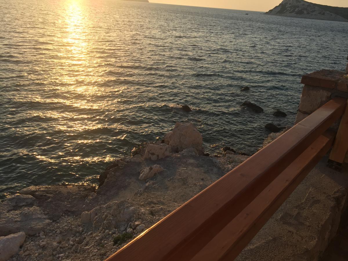 Teras butik apart Karaburun  Bagian luar foto